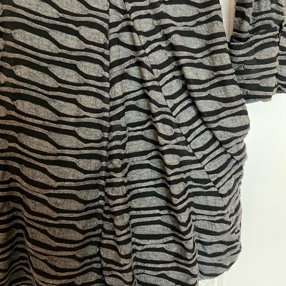 Designer Ali Miles versatile lightweight coat - Picture 7 of 11